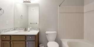 Stunning 2 Bedroom 2 Bathroom condo In Aurora with a garage! Gallery 15