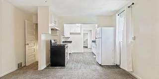 Spacious 3 Bed, 2 Bath Home with 1-Car Garage Near Downtown Kansas City Gallery 19