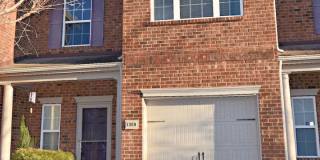 Wonderful 3 bedroom townhome! Attached garage! Gallery 1