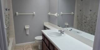 Furnished 2-Bed 2- Bath Condo Gallery 24