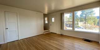 3BR/1BA unit less than 3 mi from LANL and downtown! (4477 Yucca Unit B) Gallery 1