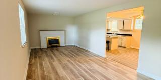 Two Bedroom Ferguson Home with Park Like Yard Gallery 5