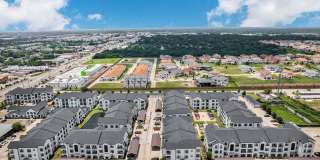 The Peri on Westheimer Gallery 22