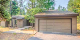 3 Bedroom 2 Bath Fully Furnished - Sunriver Oregon Gallery 1
