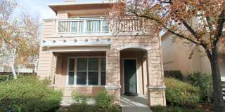 $6,595 - Gorgeous 2 Story 3 Bedroom 2.5 Bath Home steps away from Downtown Mountain View and Cal Train Gallery 1