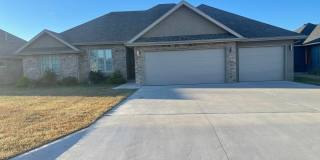 All Brick, 3 bedrooms AND 3 car garage Gallery 1