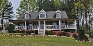 Rare 3 bedroom 2.5 bath home located in Dallas Gallery 1