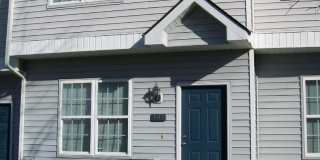 Updated 2 bedroom in fantastic location near Duke Med Center, on busline & convenient to many local amenities! Gallery 1