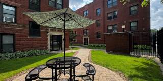 Nice 1 Bed w/Dining Room and Newer Kitchen and Bath at Roger's Glenwood District Gallery 7