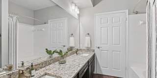 Eaves North Dallas Gallery 14