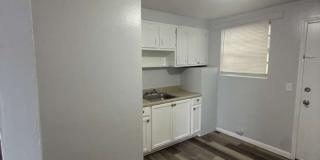 1305 W 6th St #1-4 Gallery 6