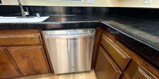 Spacious 3 bedroom 2.5 bath Condo for rent in Woodland Hills! Gallery 13