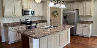 4/2 with Community Amenities Gallery 9