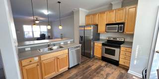 Room in 3 Bedroom Home at Governors Dr Gallery 1