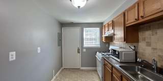 Baltimore - 2 Bedrooms and 1 baths Available! Gallery 1