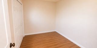 OWNER REMODEL - STUDENT RENTAL NEAR CAMPUS – HUGE DISCOUNT + ONE MONTH FREE! Gallery 16