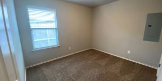 3 Bed 2 Bath 2 Car Garage Duplex with Mowing Included AND all Kitchen Appliances! Gallery 18