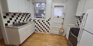 Large 3-bed/1-bath Apartment in the Heart of Rogers Park! Gallery 13
