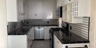 CHARMING 4 BED 2 BATH HOUSE NEAR DOWNTOWN Gallery 9