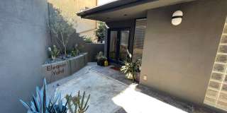 Live in the 90210! Stunning Modern Newly Renovated 2 Bedroom plus bonus room home in Beverly Hills! Gallery 38