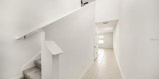 2871 SILVER SCALLOP Loop Gallery 2
