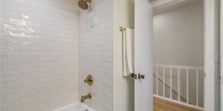 320 ISLAND Way Gallery 24