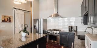 2/2/1 Condo in Town Creek / Walk to Dos Rios / Community Pool/Fridge, Washer & Dryer Included / Balcony / NBISD *2 weeks free rent* Gallery 6