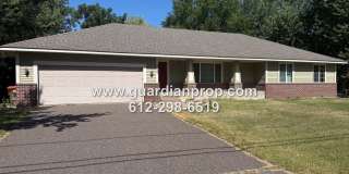 Large Rambler in Maplewood Available Now, Family Room w/Fireplace, Oversized Two Car Garage, Yard Space Gallery 1