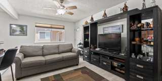 Charming 2 bedroom unit in Sparks Gallery 7
