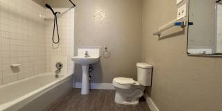 2 Bedroom Upstairs Condo with Bonus Room Near UNLV! Gallery 17