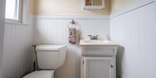 542 Nagle Street Gallery 20