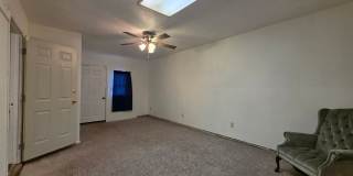 Cute 4 bedroom home in Shawnee Gallery 12
