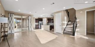 1 MO. FREE RENT! Gorgeous Corner-Lot Townhouse with Mountain Views Gallery 5