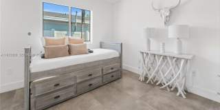 7525 Buccaneer Ave Gallery 21