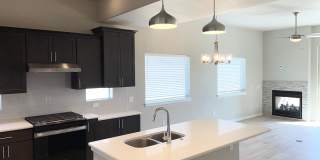 Townhome w/ All the Bells and Whistles! Gallery 5