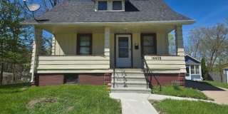 Single Family Home 2 beds 1 bath Available Now! Gallery 1