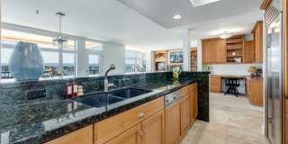 Elegant Riverfront Condo with Panoramic Views & Modern Comforts in Vancouver, WA Gallery 6