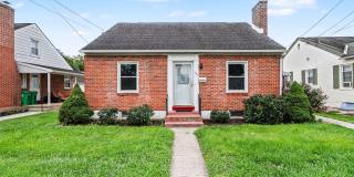 3 bedroom Brick Cape Cod in Carlisle Gallery 1