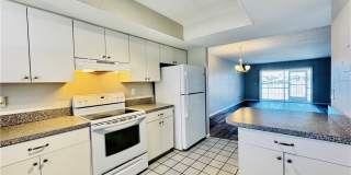 706 SE 13th Court unit: C Gallery 15