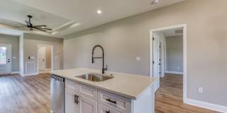 331 Monroe Dr Gallery 1