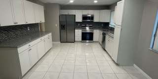 Annual Unfurnished Renovated Single-family Home near Mckibben Park! Gallery 7