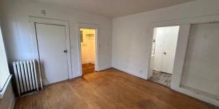 RENOVATED STUDIO WEST CENTRAL APARTMENT | HISTORIC BUILDING | PET FRIENDLY | AVAIL NOW Gallery 4