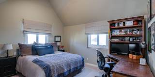 427 12th St Gallery 24