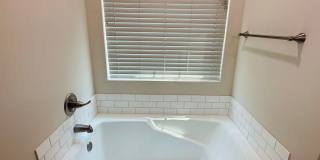 Spacious 3BR Home Near UT Hospital & Downtown Knoxville Gallery 17