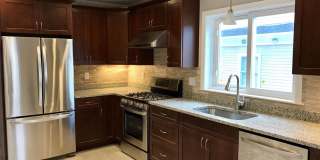 Modern Brighton 4-bed/2-bath with Deck Gallery 3