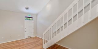 311 MAPLE AVE W #C Gallery 14