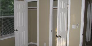 UT PRE-LEASE: North Campus 6 bed / 3 bath Remodel, High-End Kitchen Features SS Appliances, Wood Floors, Updated Bathrooms Gallery 25