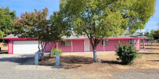 Olivehurst Home with Large Yard and Garage 2 Bed with Bonus Room/Office Gallery 1