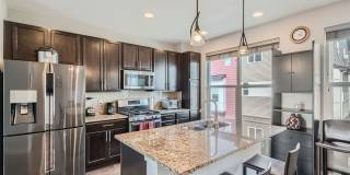 Modern 2 BDR Townhome in Broomfield Gallery 13