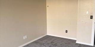 Charming 2-Bedroom Townhouse in Tukwila – Move-In Ready! Gallery 1